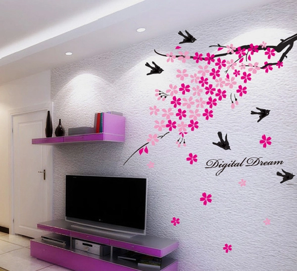 Cành đào hồng và chim én mùa xuân