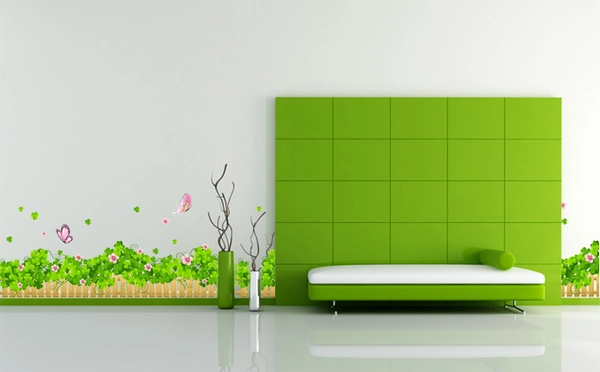 Chân tường xanh lá