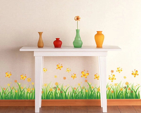 Chân tường bướm vàng