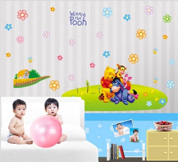 Decal dán tường gấu Pooh hạnh phúc