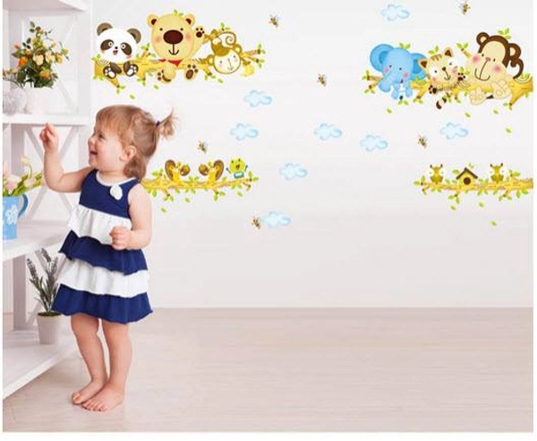 Decal dán tường thú vui đu cây