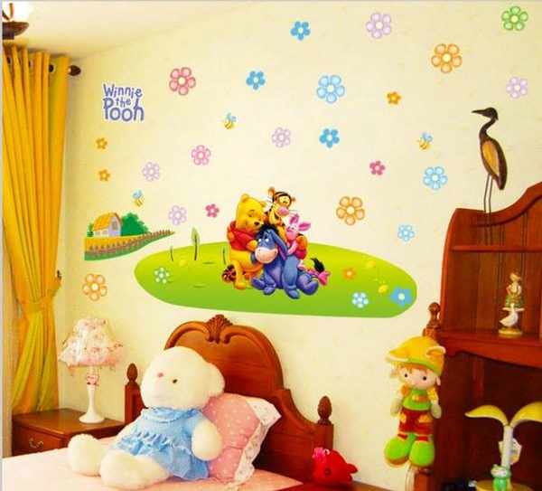 Decal dán tường gấu Pooh hạnh phúc