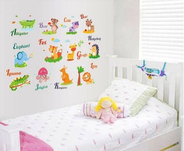 Decal dán tường vườn thú dạ quang