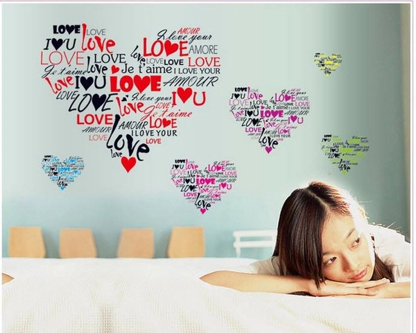 Decal dán tường Trái tim chữ love 2