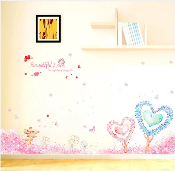 Chân tường trái tim hạnh phúc 