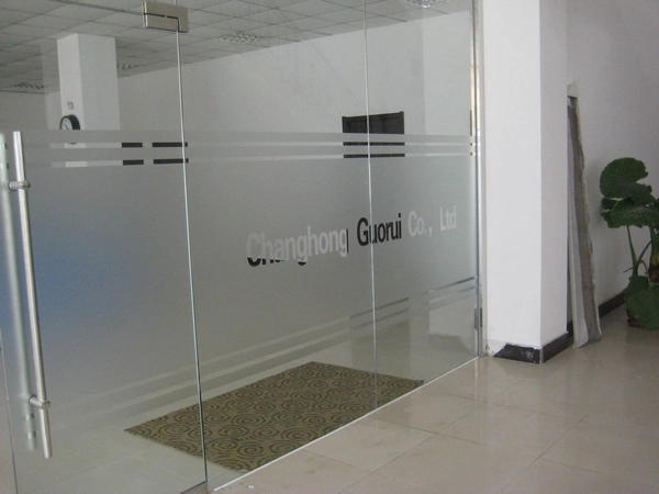 Thiết Kế Decal Dán Kính Cho Văn Phòng Theo Yêu Cầu