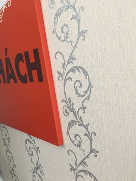 Tranh treo tường muốn được việc phải quyết liệt