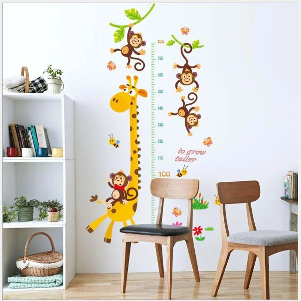 Decal dán tường thước đo hươu vàng 3