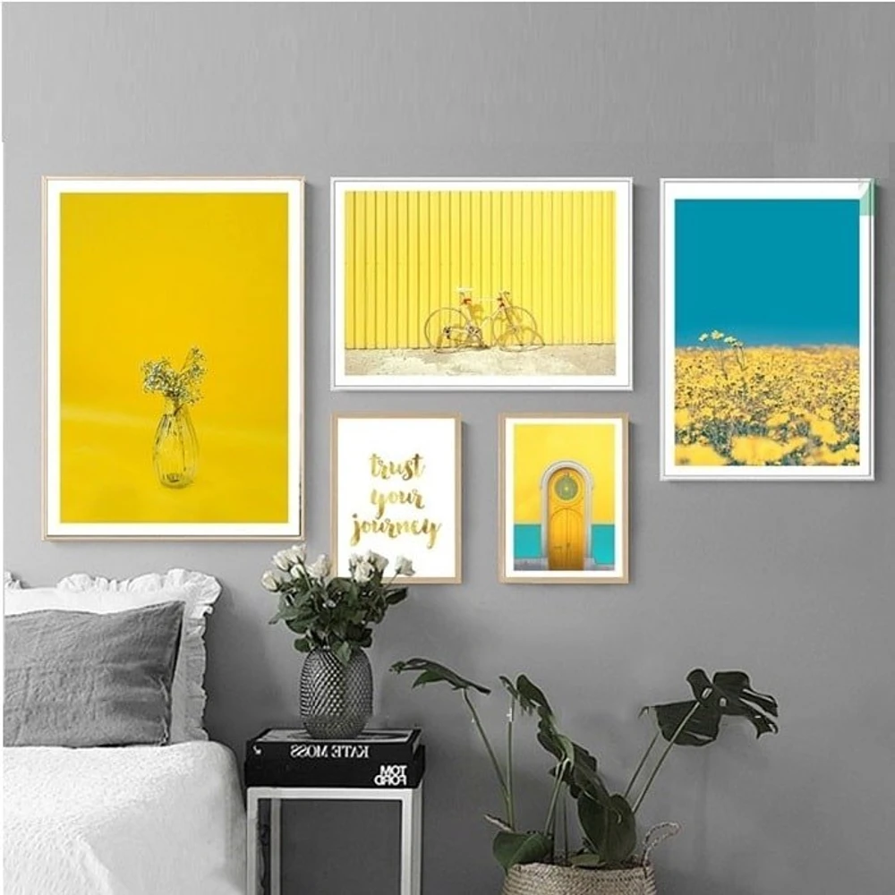 Tranh treo tường hoa vàng và xe đạp