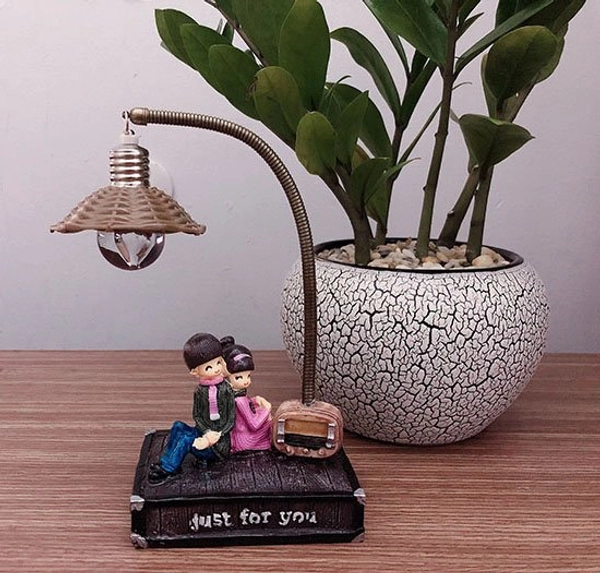 Đèn Bàn Búp Bê Lãng Mạn