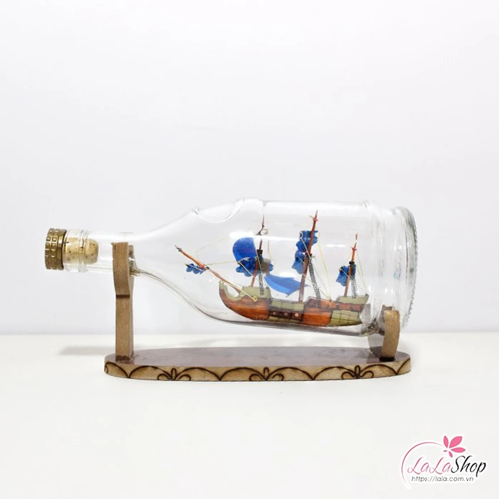 Thuyền buồm mỹ nghệ trong chai 3