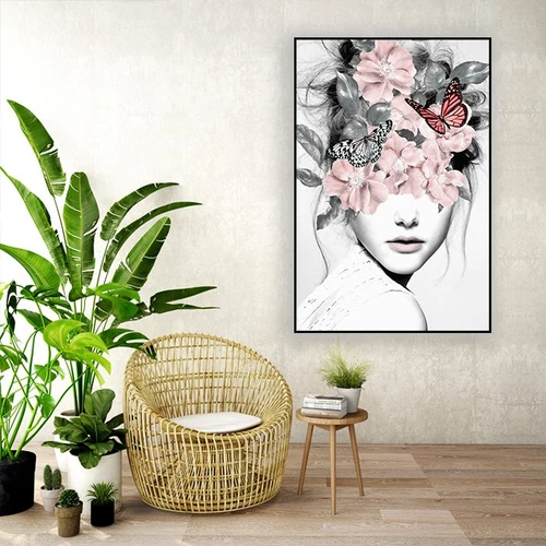 Tranh treo tường thiếu nữ và hoa