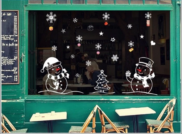 Decal trang trí noel Người tuyết và quà noel (nền trắng đục)