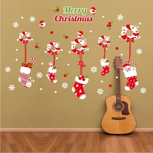 Decal dán tường noel dây treo tất đỏ