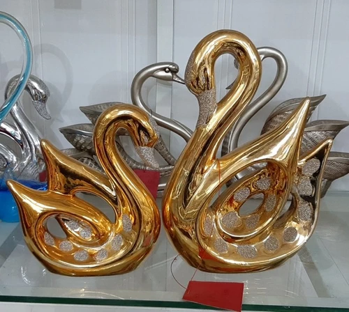Tượng trang trí đôi thiên nga vàng 2