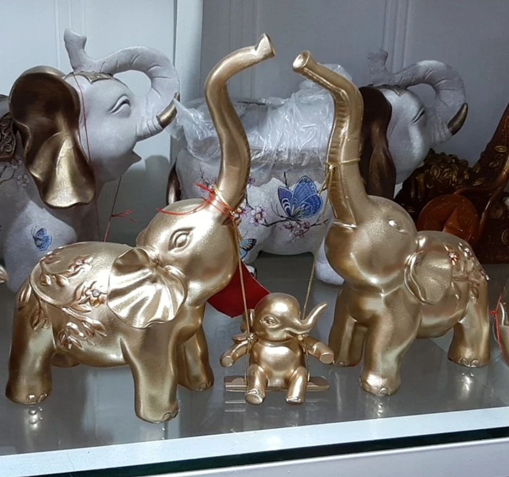 Tượng trang trí gia đình voi
