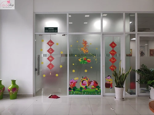 Combo Decal trang trí tết bé múa lân cung chúc tân xuân