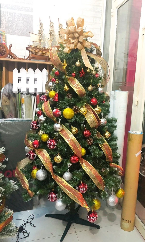 Cây thông Noel trang trí mẫu 4 cây thông 1m8