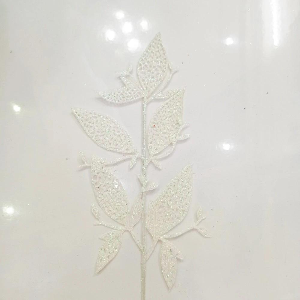 Lá phủ kim tuyến trang trí