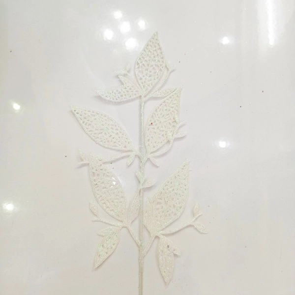 Lá phủ kim tuyến trang trí