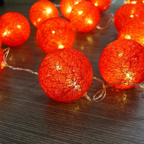 Đèn treo hình cầu trang trí