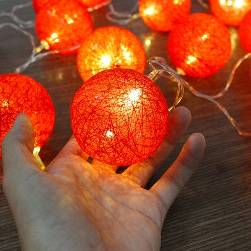 Đèn treo hình cầu trang trí