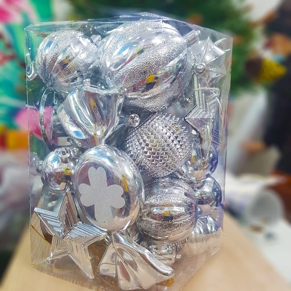 Hộp châu bạc nhiều phụ kiện trang trí noel