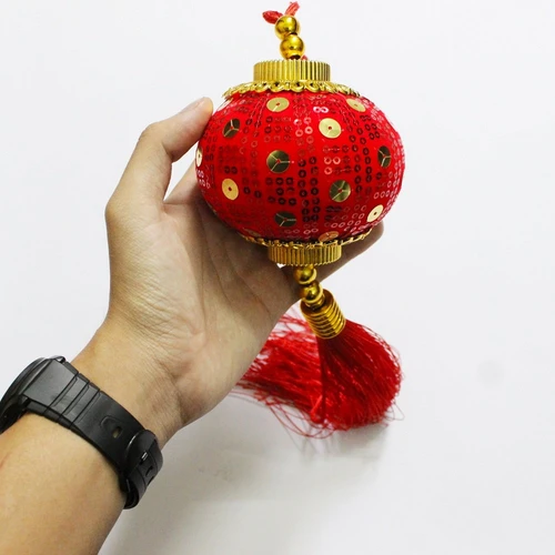 Đèn lồng đỏ treo trang trí tết