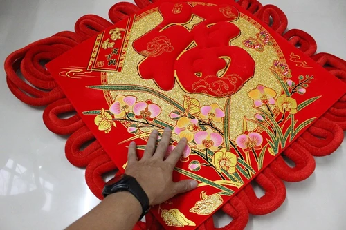 Liễn treo 2 mặt chữ phúc và hoa tài lộc trang trí tết