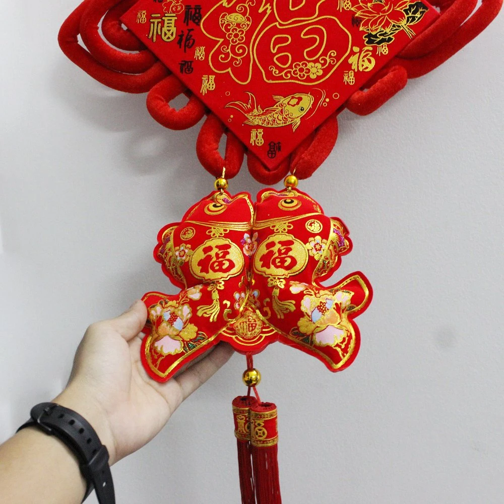 Liễn treo chữ phúc và cá chép vàng trang trí tết