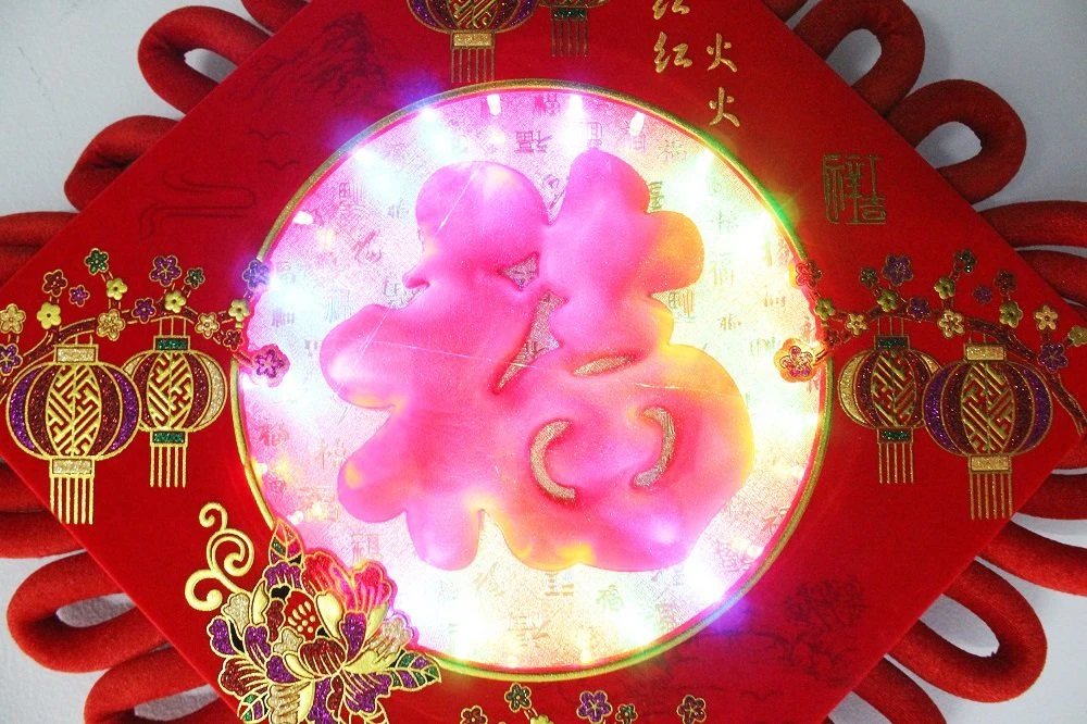 Liễn chữ phúc lớn có đèn trang trí tết