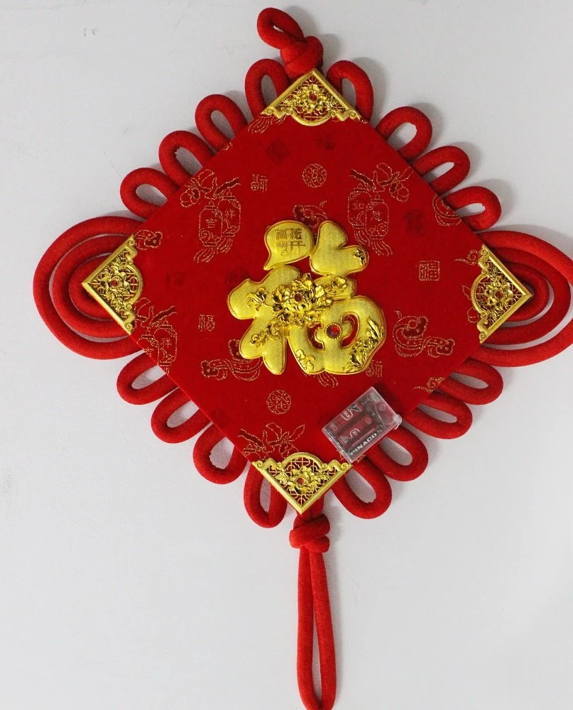 Liễn chữ phúc lớn có đèn trang trí tết