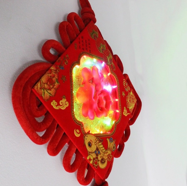 Liễn chữ phúc nhỏ có đèn trang trí tết