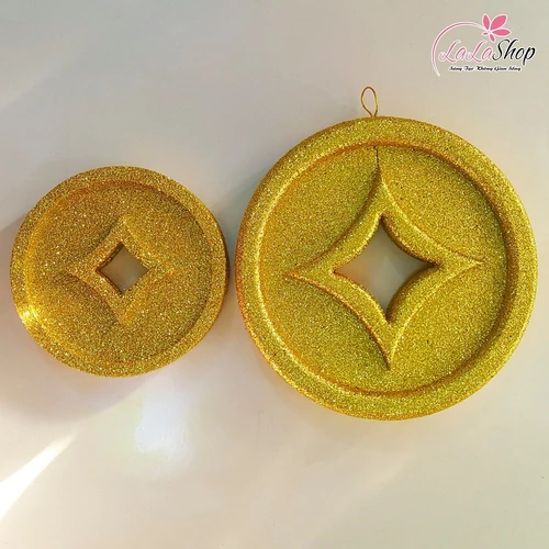 Đồng tiền vàng trang trí tết