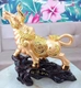 Tượng trâu vàng khỏe mạnh trang trí tết