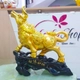 Tượng trâu vàng khỏe mạnh trang trí tết