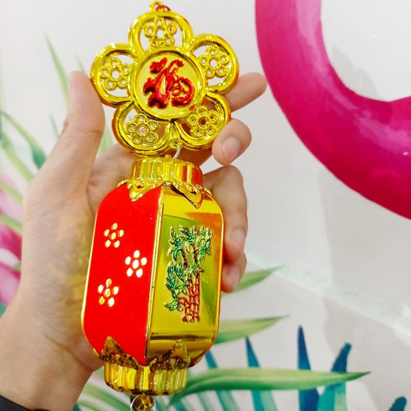 Đèn lồng treo chúc mừng năm mới trang trí tết