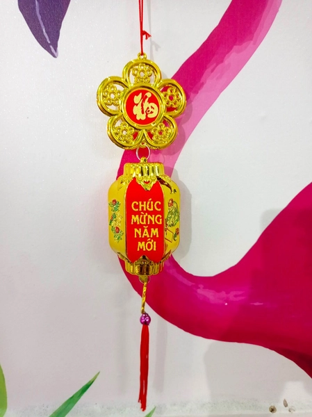 Đèn lồng treo chúc mừng năm mới trang trí tết