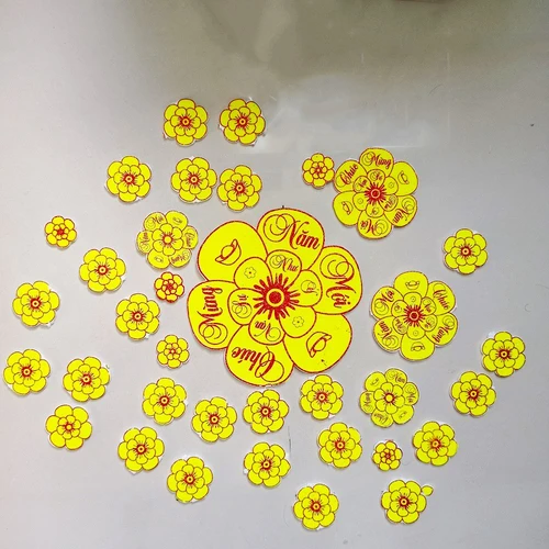 Bộ Bông mai xốp trang trí tết Chúc mừng năm mới