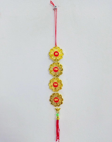 Dây lộc treo trang trí nhà ngày tết hình hoa mai câu chúc tết