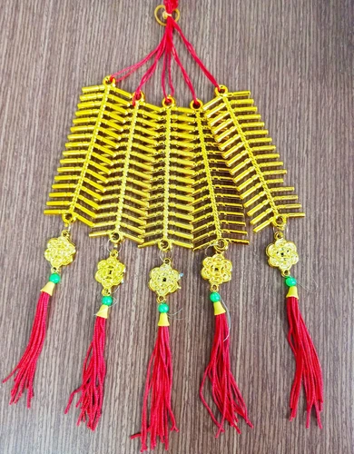 Lộc treo trang trí tết Dây pháo vàng và đồng tiền tài lộc