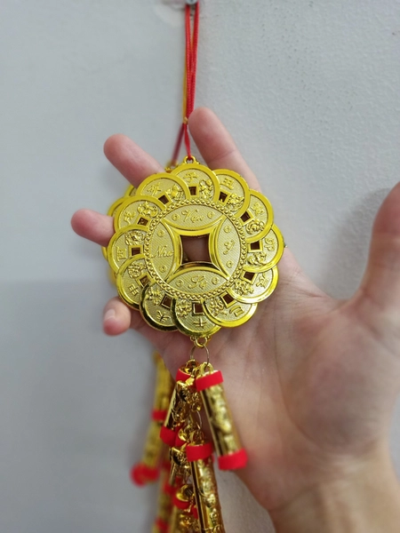 Lộc treo trang trí tết Đồng tiền may mắn và pháo vàng