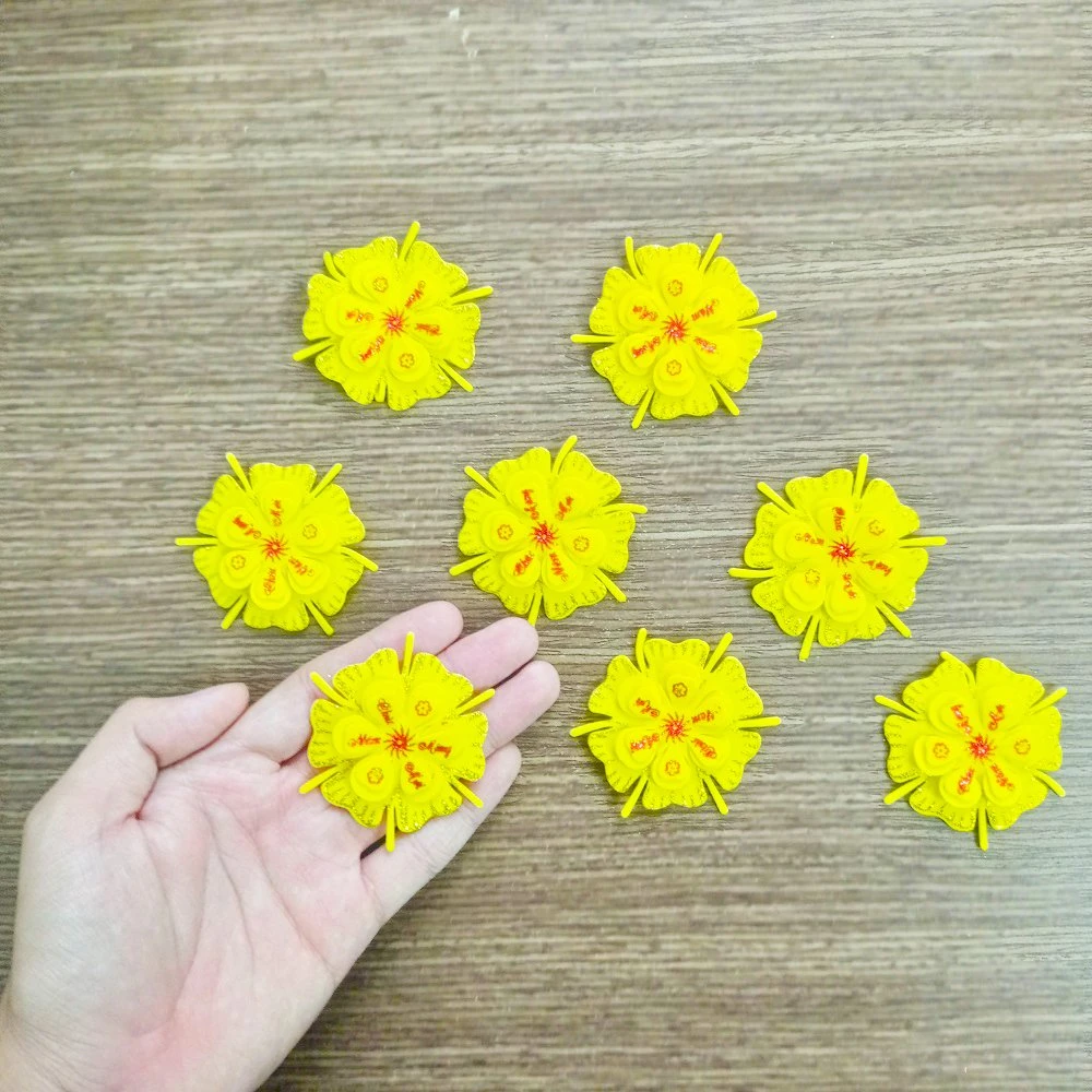 Bộ 8 mai vàng chúc mừng năm mới trang trí tết