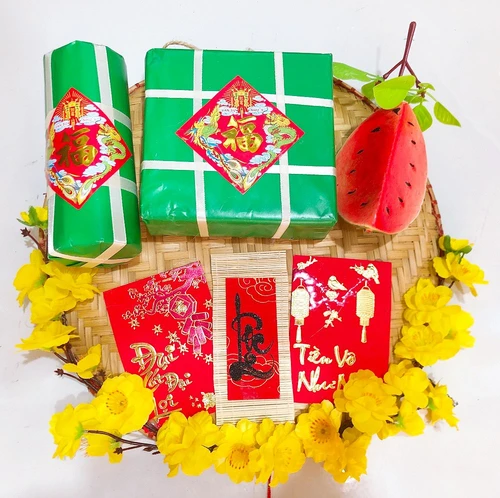 Mẹt bánh tết dưa hấu đỏ bao lì xì lộc đỏ