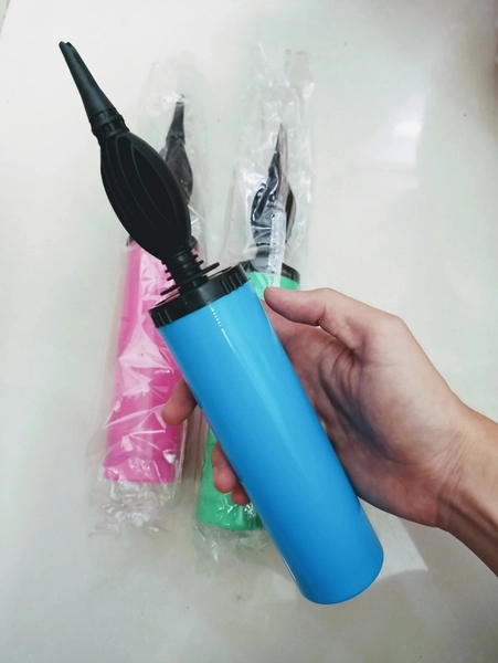 Bơm bong bóng chuyên dụng bằng tay
