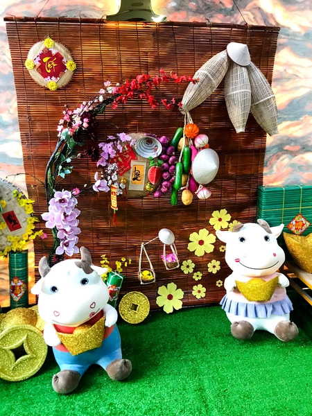 Tiểu cảnh mành tre trang trí Tết