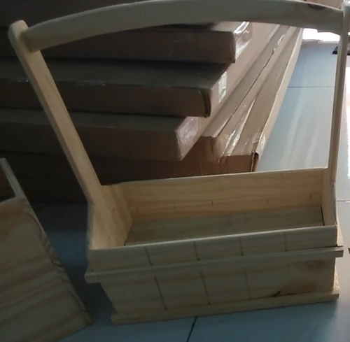 Chậu gỗ cắm hoa sáp có quai xách