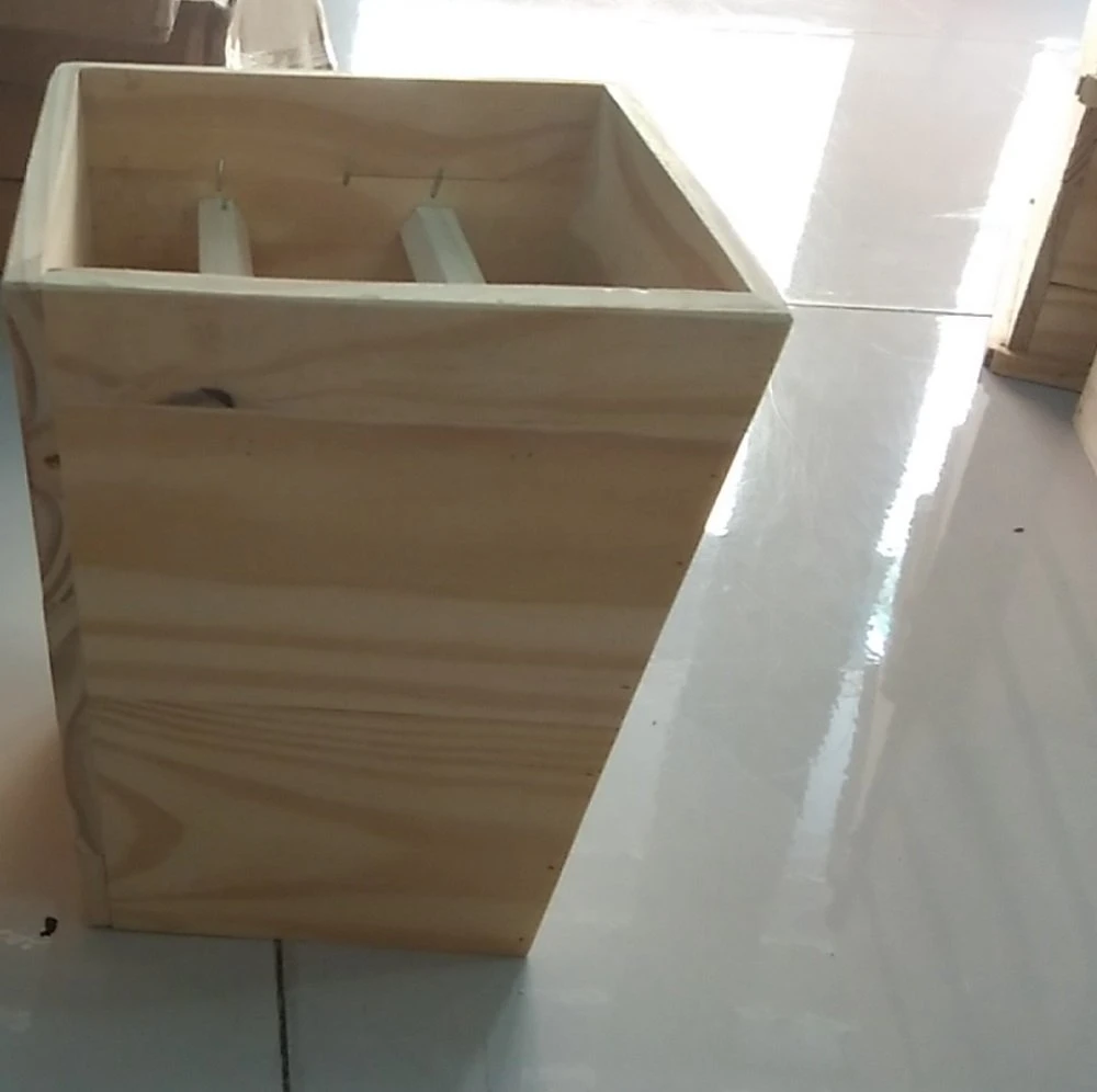 Chậu gỗ cắm hoa hình thang trung