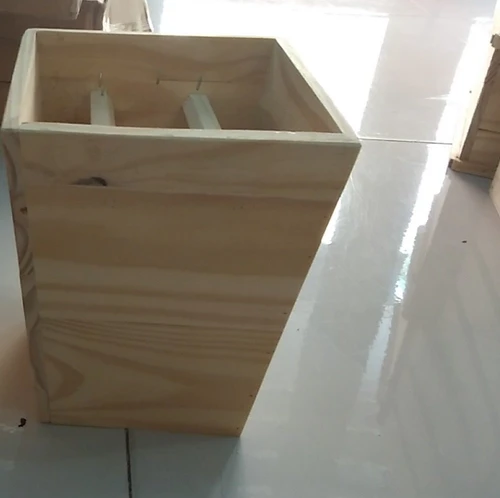 Chậu gỗ cắm hoa hình thang trung