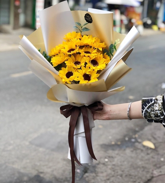 Bó 15 hoa hướng dương tốt nghiệp